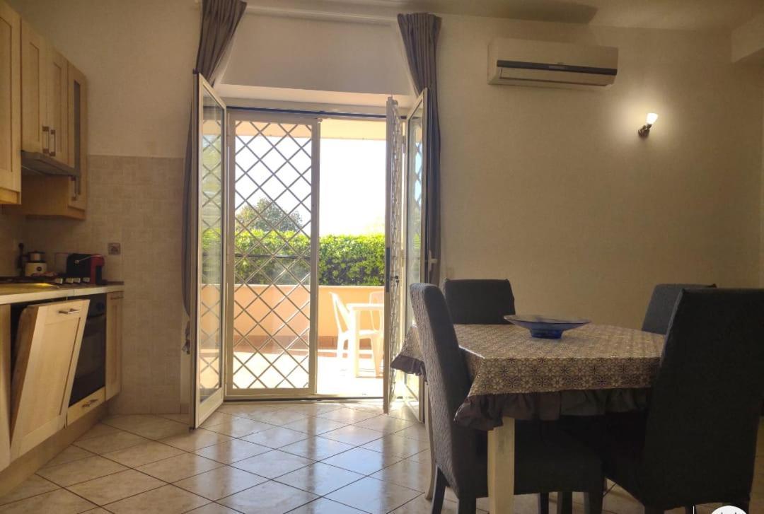 Appartement Lizzies Hus à Fiumicino Extérieur photo